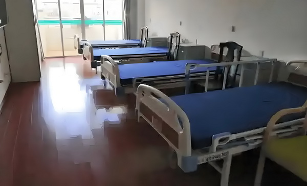 抢手主妇：霸道总裁夺爱